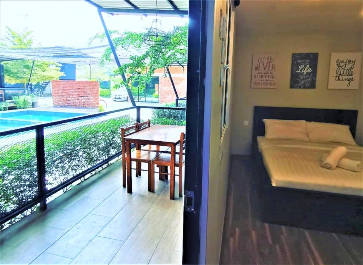 Petak Padin Cottage By The Pool, Kepala Batas  Exterior photo