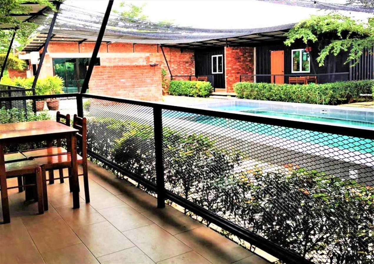 Petak Padin Cottage By The Pool, Kepala Batas  Exterior photo