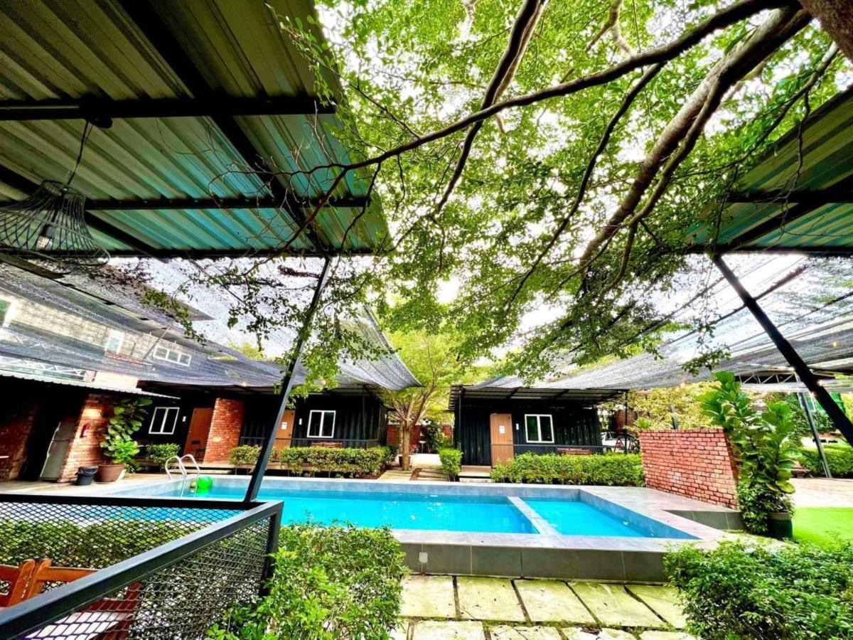 Petak Padin Cottage By The Pool, Kepala Batas  Exterior photo